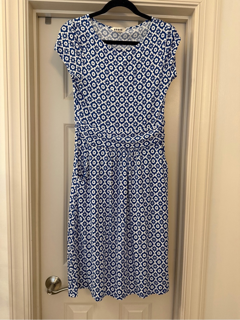 Boden size US 6 Blue & White Geometric Midi Dress